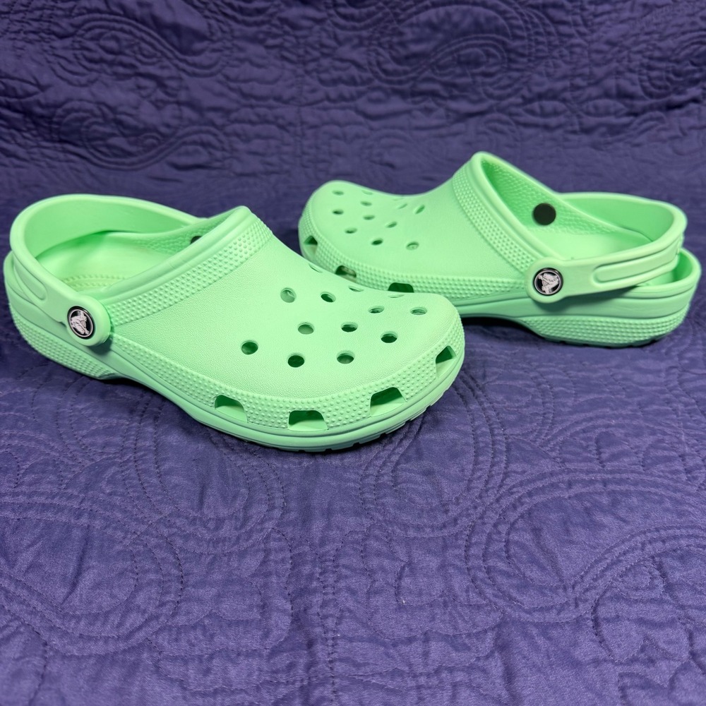 Crocs Classic Clog Lime Green Kids M5 W7 Slip On Water Shoes